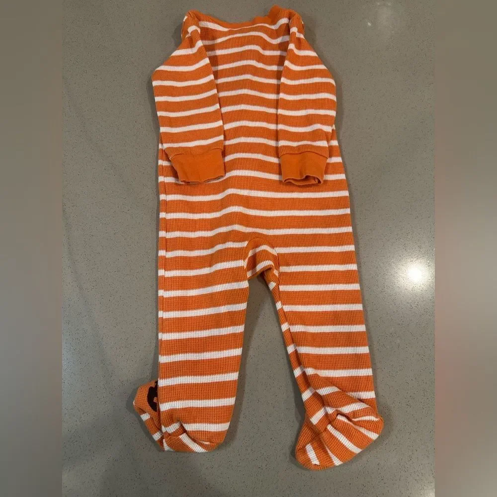 Carters Halloween pumpkin onesie with matching knitted pumpkin beanie/hat